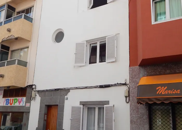 Twenty Seven Degrees Palmas Bed and Breakfast 2*